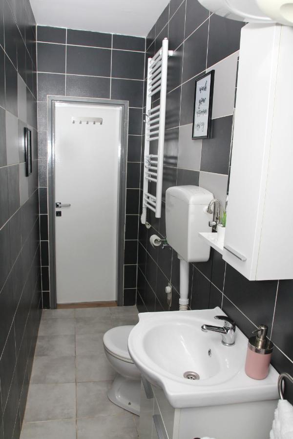 Apartman Zen Appartement Osijek Buitenkant foto